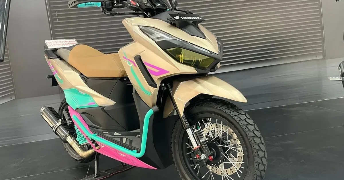 Modifikasi Eksentrik Honda Vario 125 Bergaya "Cyber Street" untuk Pecinta Petualang
